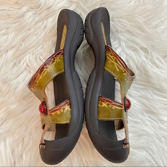 Elite by corkys closed toe sandals EU 36 US 6 green red flip flops slip on - Picture 2 of 6